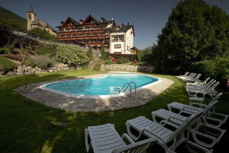 Hotel La Morera Valencia D'Aneu Exterior foto